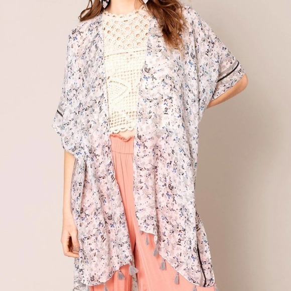 NEW WITH TAGS OS Silver Floral Tassel Kimono Cover Up - Picture 5 of 5